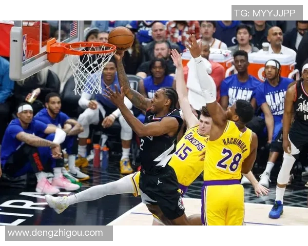2010年湖人与爵士的激烈对决回顾与分析篮球历史上的经典时刻