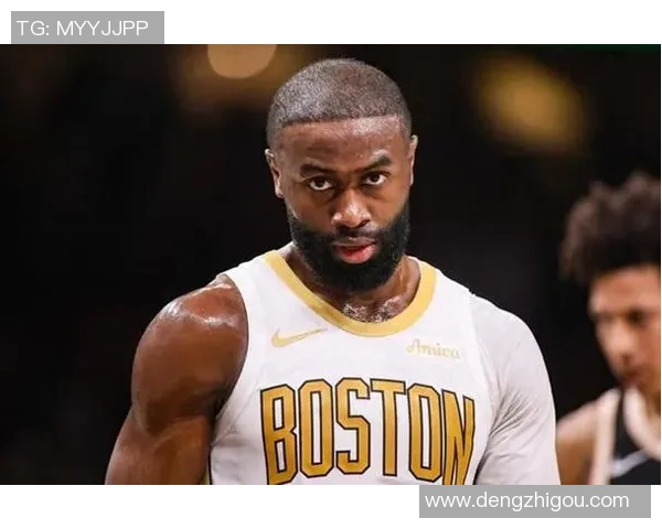 杰伦布朗如何在NBA赛场上展现领导力与全面技能的双重魅力
