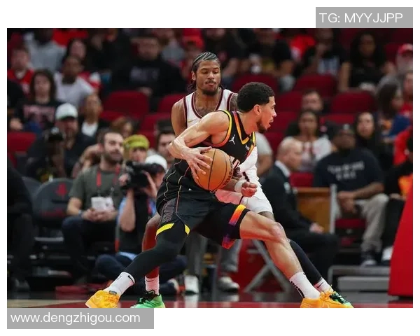 德文布克领衔太阳队冲击季后赛目标展现超强个人能力